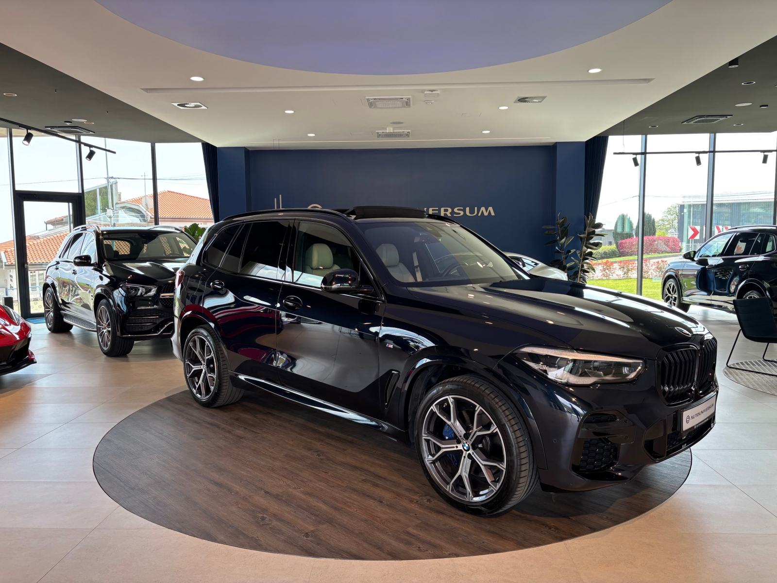 BMW X5 xDrive30d M-Sport - panorama, alu 21'', adaptivni tempomat, pogled izvana - slika 2