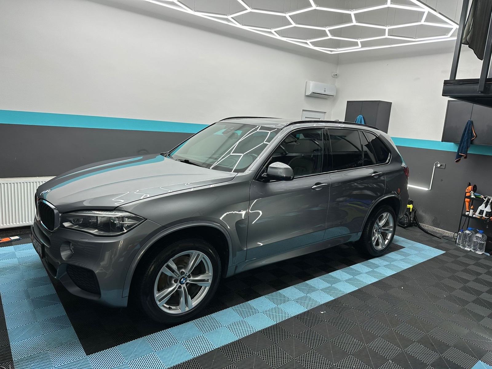 BMW X5 xDrive40d u M opremi, fotografija 10