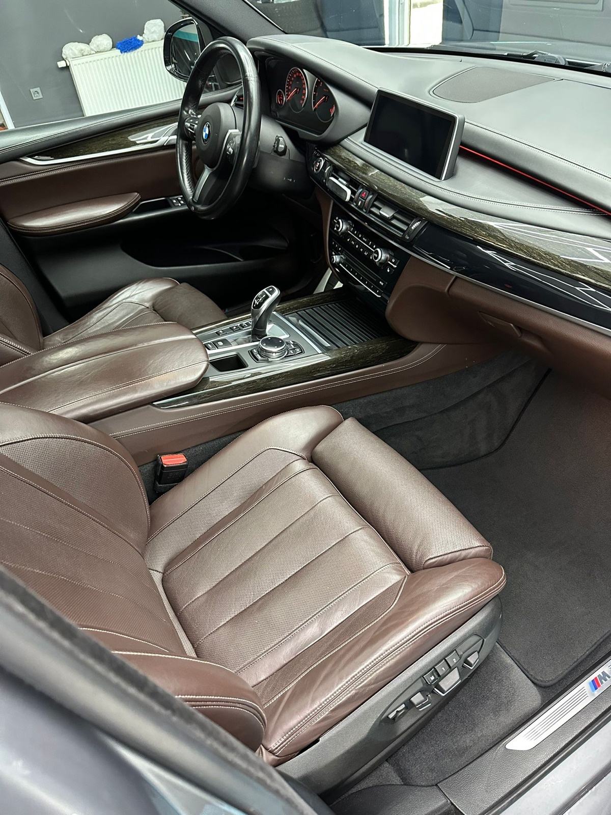 BMW X5 xDrive40d u M opremi, fotografija 12