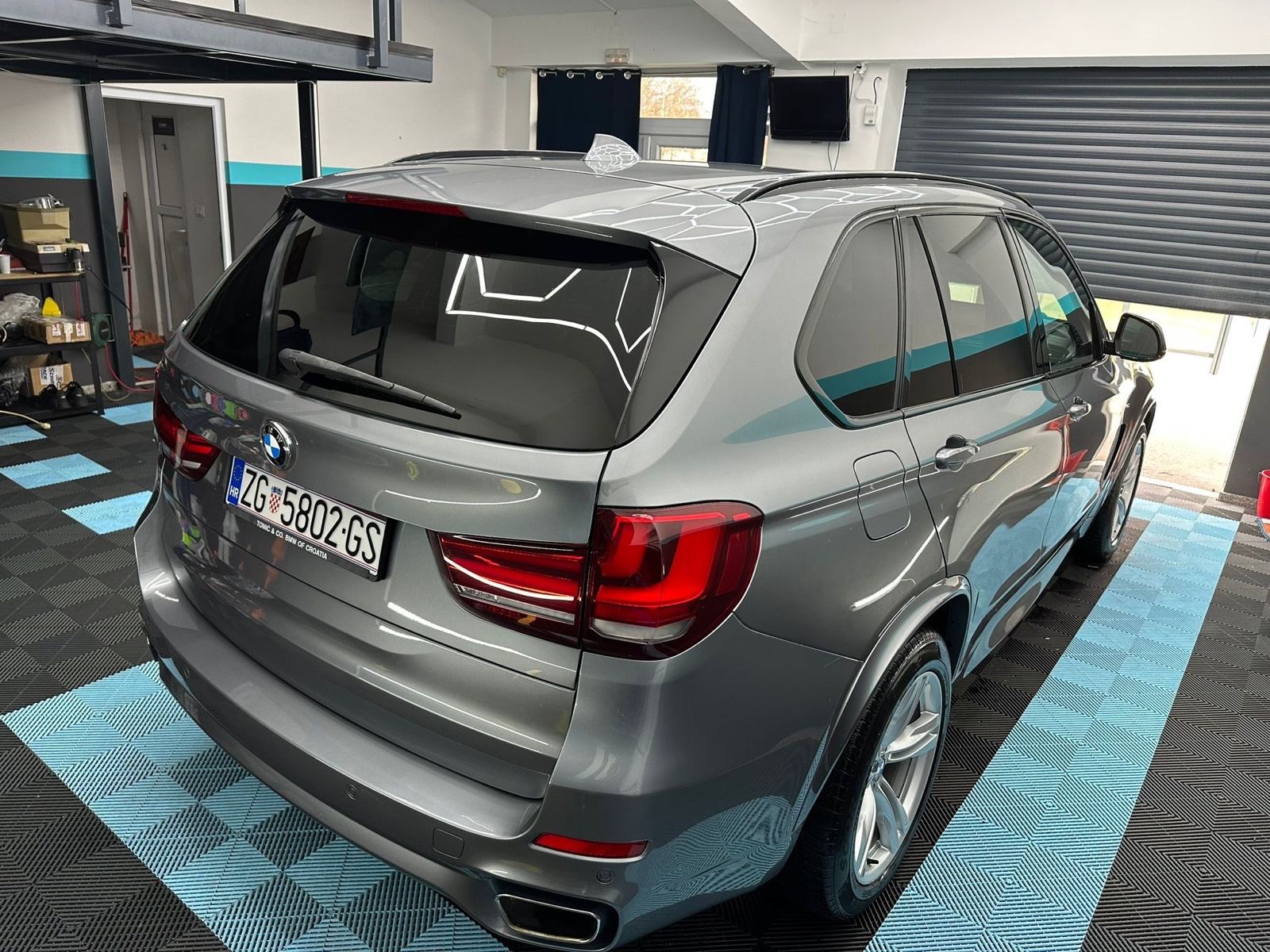 BMW X5 xDrive40d u M opremi, fotografija 6