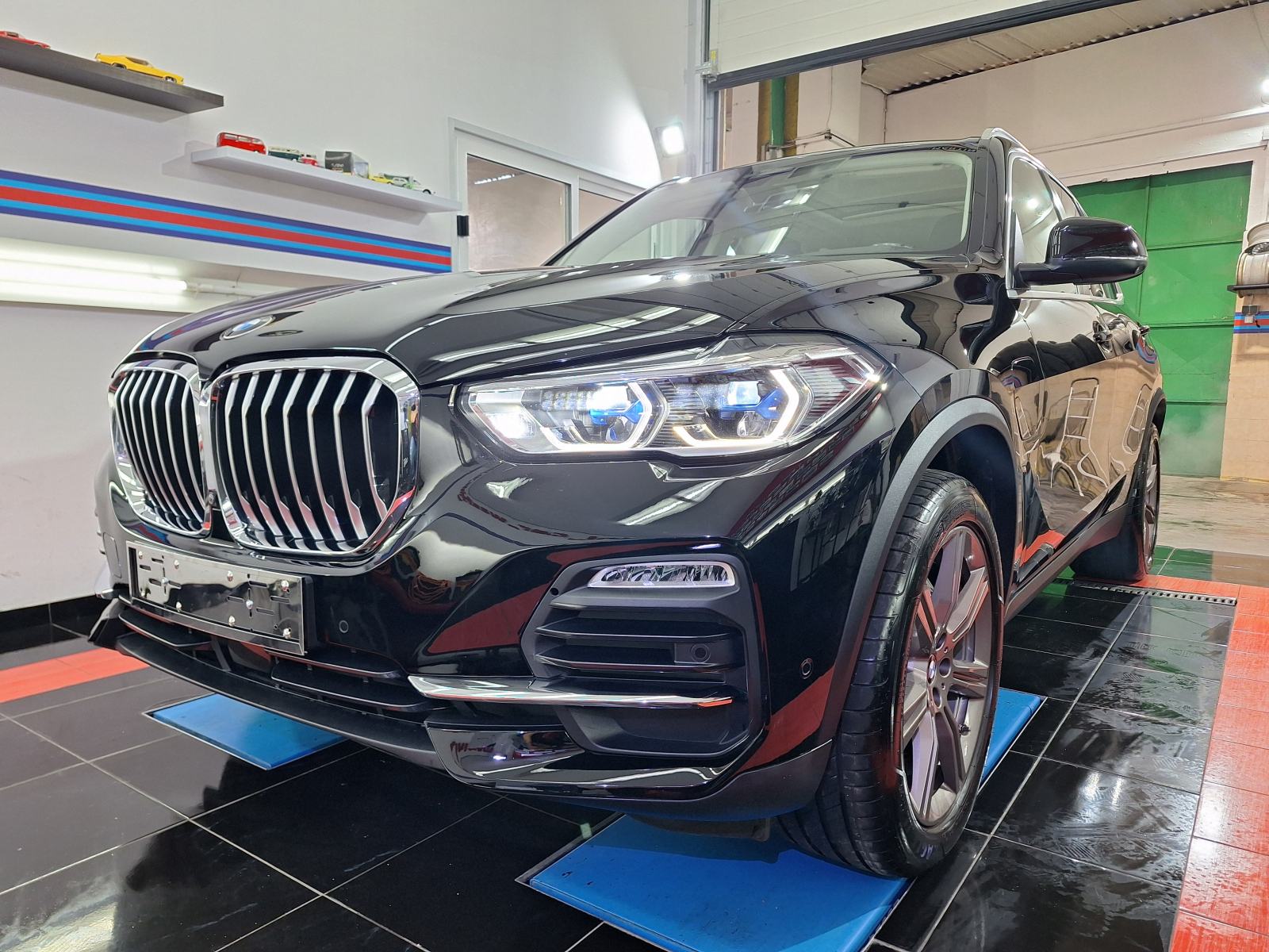 BMW X5 xDrive45e 290KW SPORT PANORAMA ZRACNI OVIJES LASER K360,LEASING, pogled izvana - slika 1