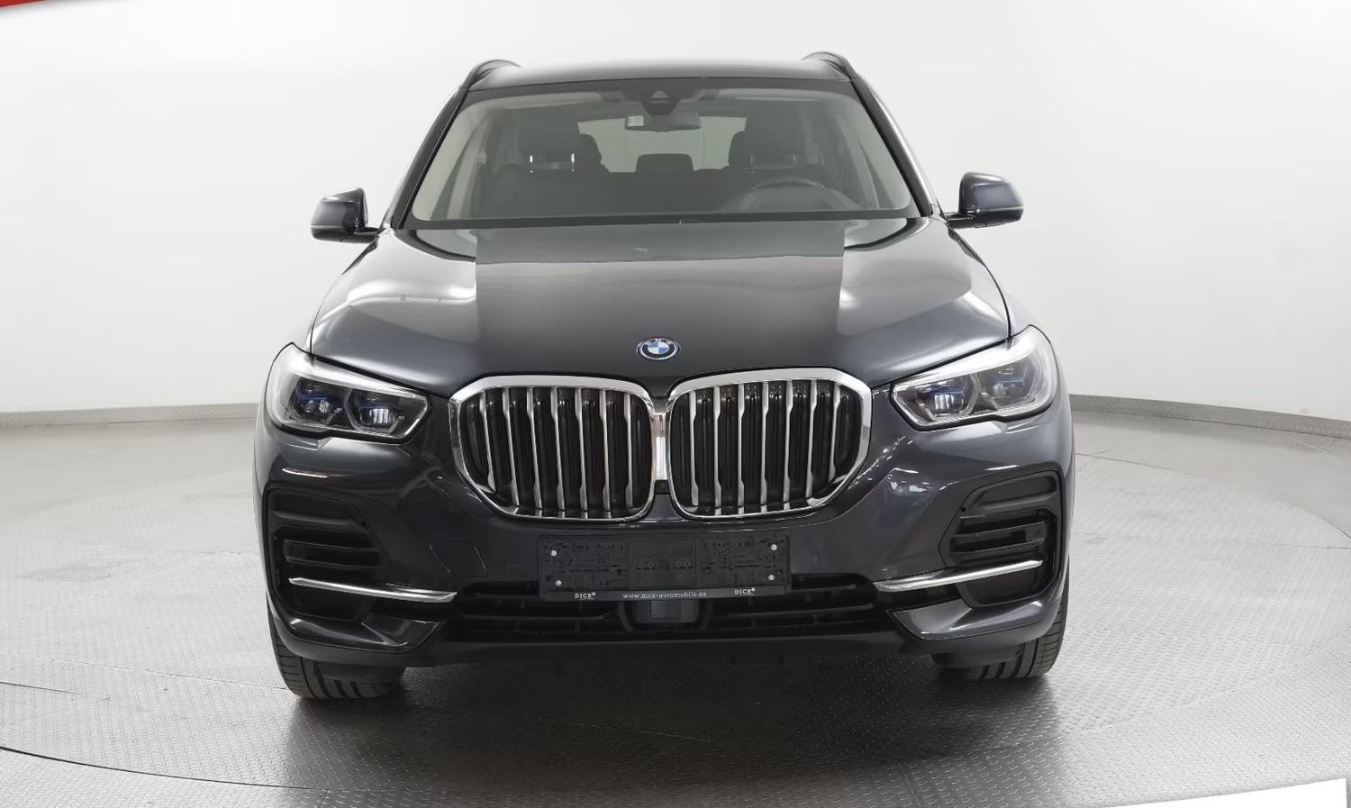 BMW X5 xDrive45e automatik, pogled izvana - slika 1