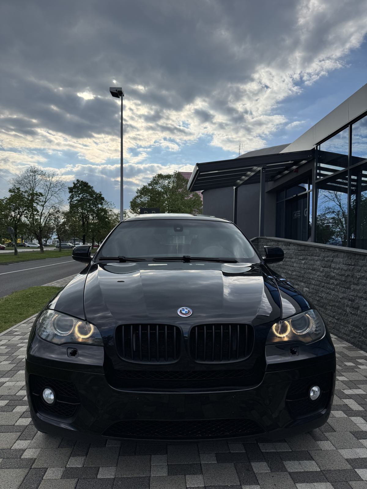 BMW X6 5.0i - M SPORT - FULL OPREMA - ORG KM - JEDINSTVEN - PRILIKA !!, fotografija 3