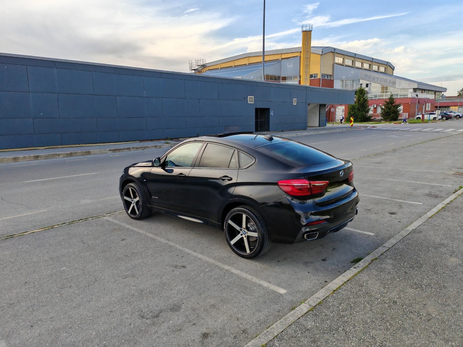 BMW X6 3.0d xDrive,M-paket,2017,servisna knjiga,alu 22",moguca zamjena, fotografija 10