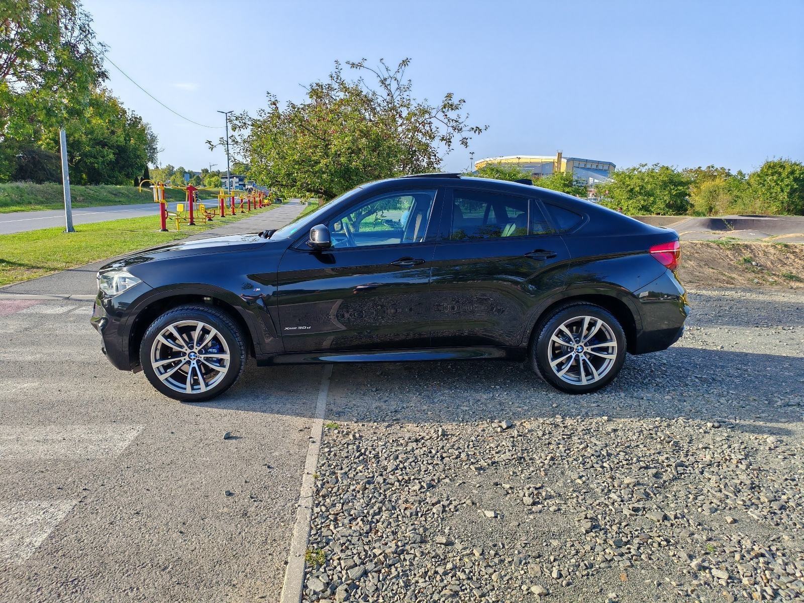 BMW X6 3.0d xDrive,M-paket,2017,servisna knjiga,alu 22",moguca zamjena, fotografija 3