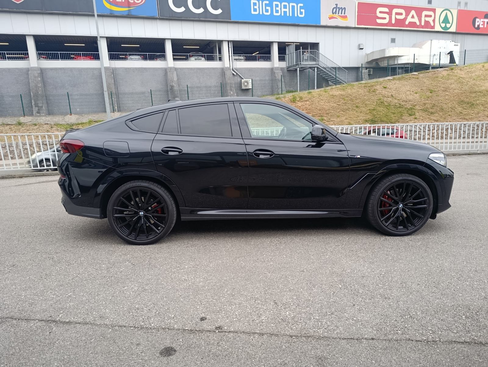BMW X6 xDrive30d M-Sport, panoramski krov, koža, virtual kokpit, fotografija 4