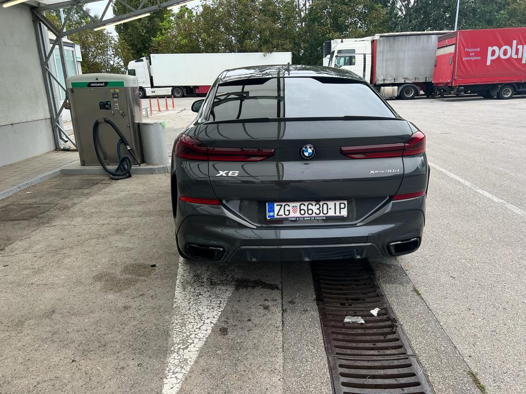 BMW X6 xDrive30d, fotografija 7