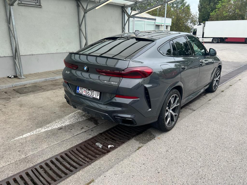 BMW X6 xDrive30d, fotografija 8