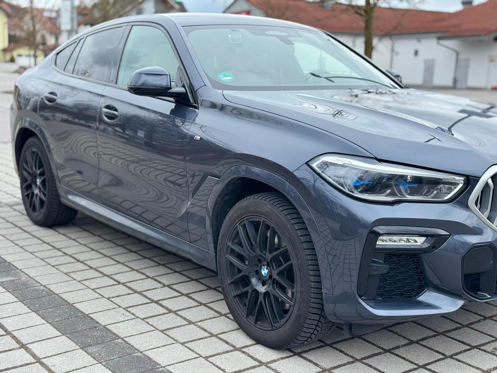 BMW X6 xDrive40i, fotografija 1