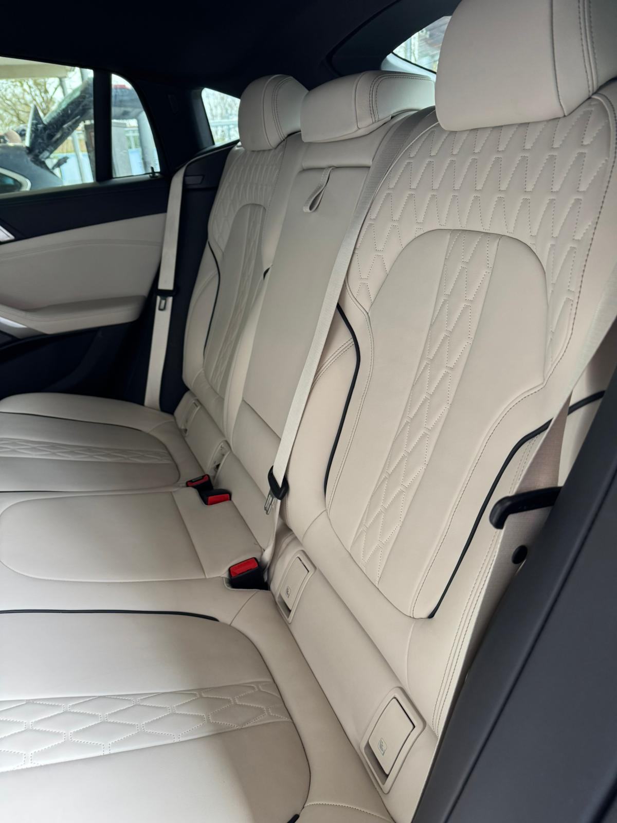 BMW X6 xDrive40i, fotografija 16