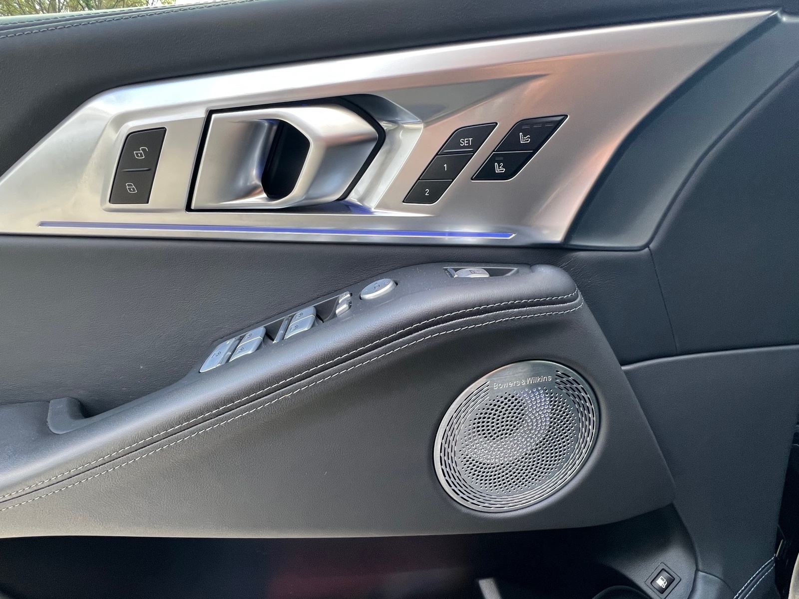 BMW XM 4.4 V8 M drivers package automatik, fotografija 14