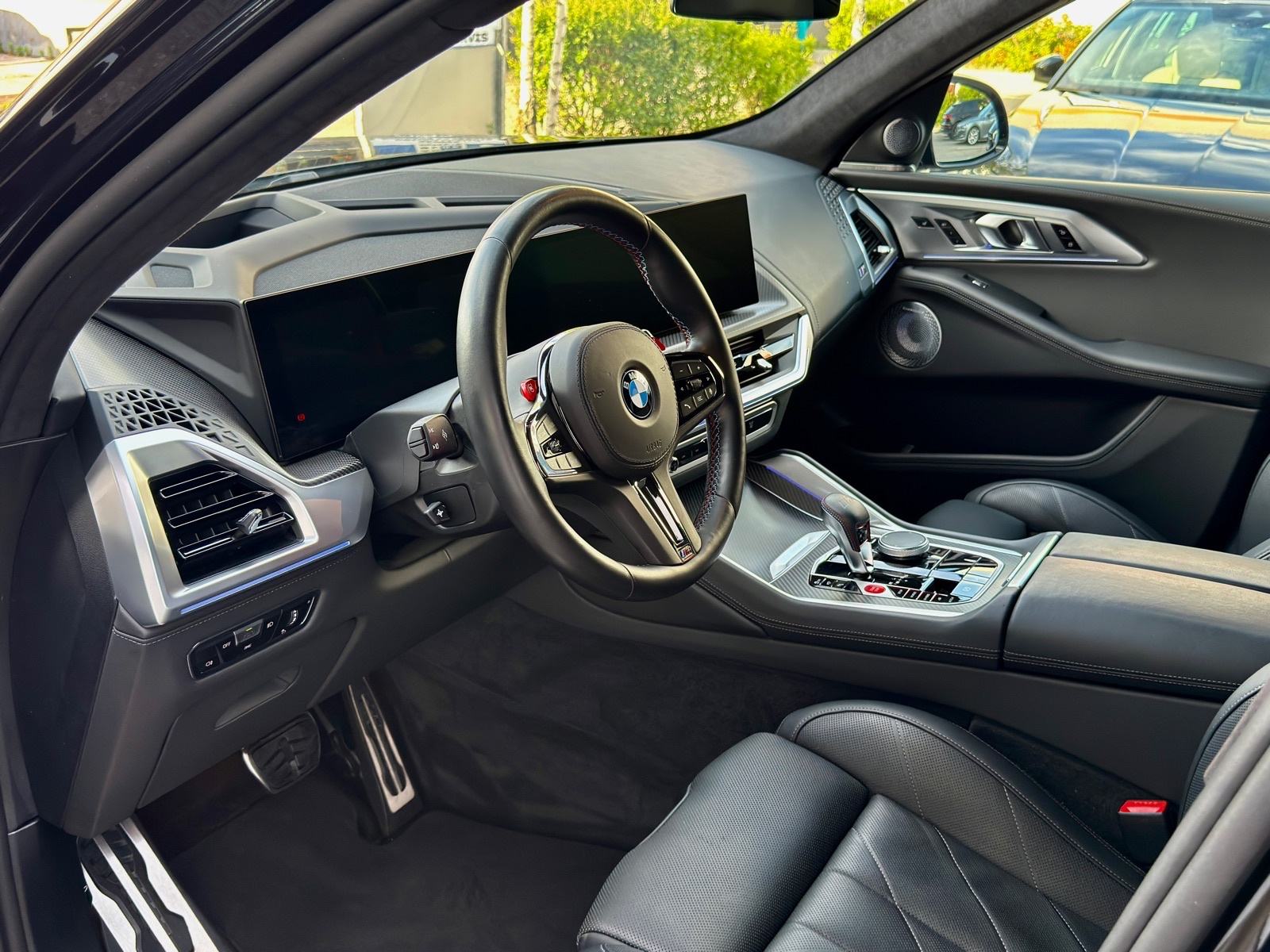 BMW XM 4.4 V8 M drivers package automatik, fotografija 9