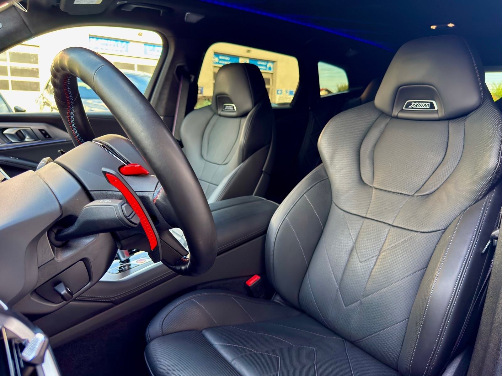 BMW XM 4.4 V8 M drivers package automatik, fotografija 11