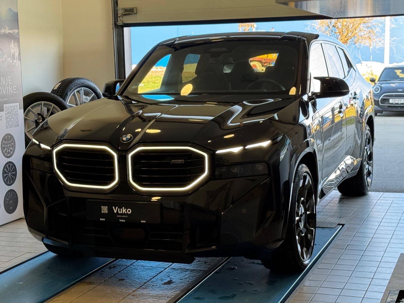 BMW XM Sportautomatic, pogled izvana - slika 3