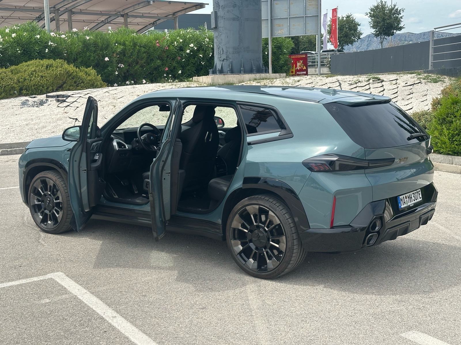 BMW XM, V8, 653 KS, dostupan ODMAH, zamjena za jeftinije uz nadoplatu, fotografija 15