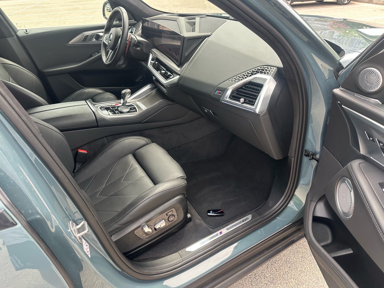 BMW XM, V8, 653 KS, dostupan ODMAH, zamjena za jeftinije uz nadoplatu, fotografija 19