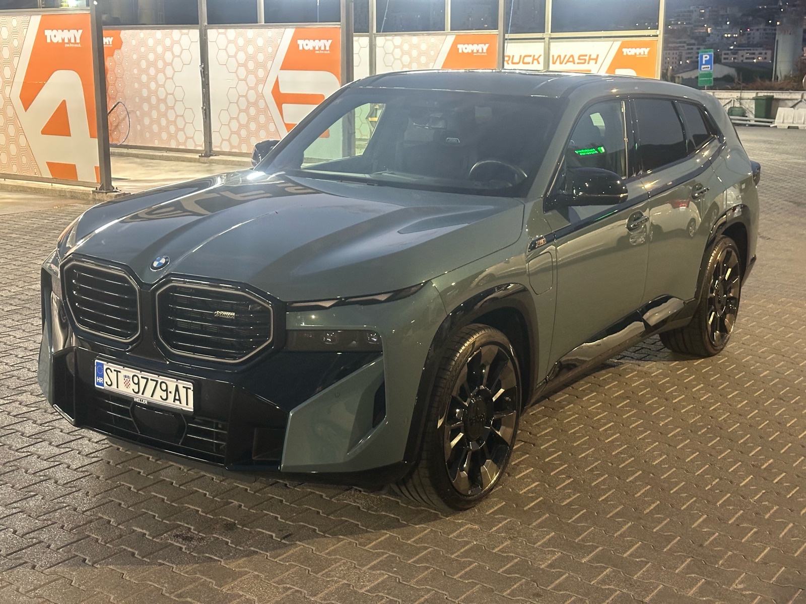 BMW XM, V8, 653 KS, dostupan ODMAH, zamjena za jeftinije uz nadoplatu, fotografija 4