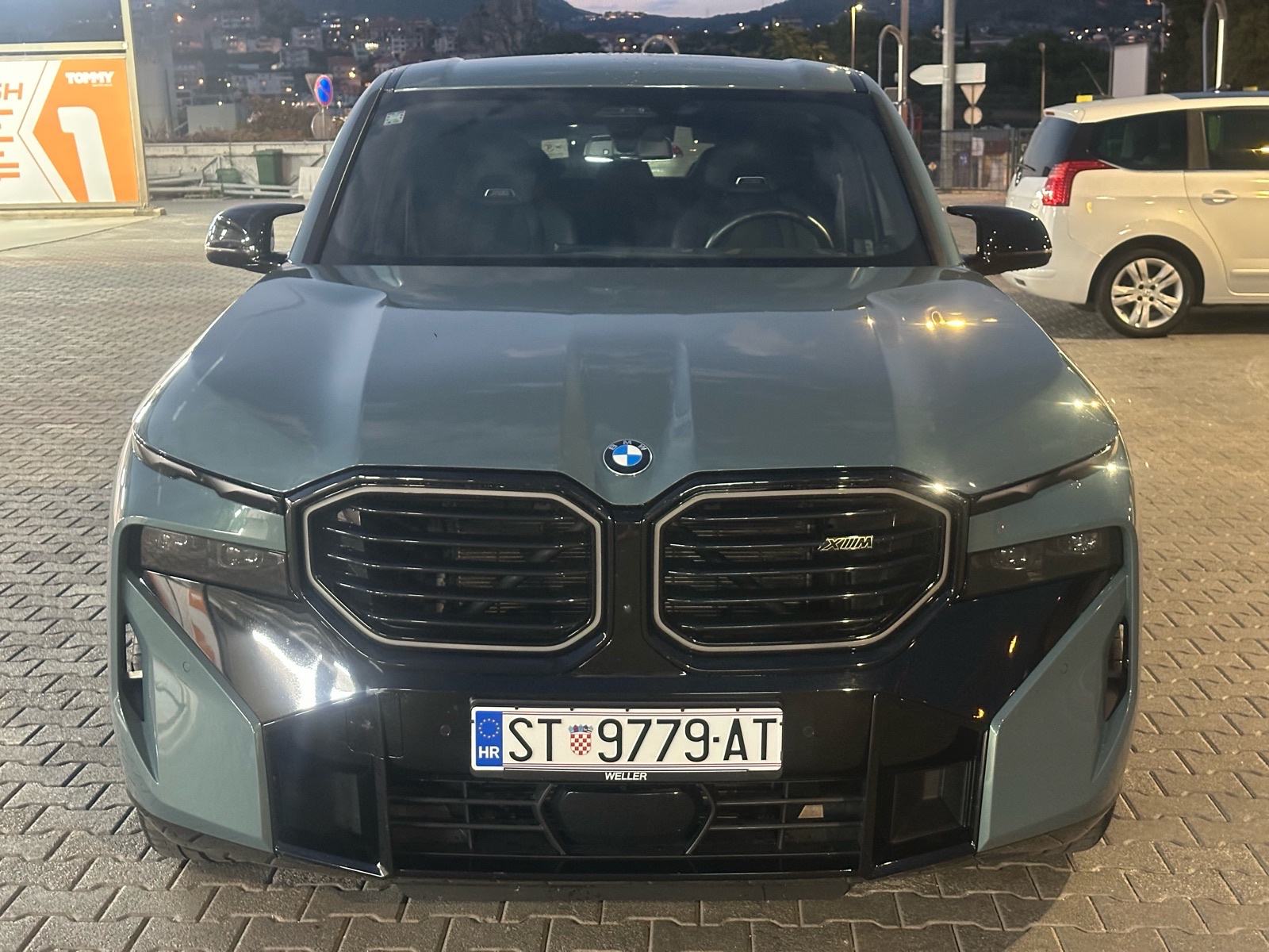 BMW XM, V8, 653 KS, dostupan ODMAH, zamjena za jeftinije uz nadoplatu, fotografija 3