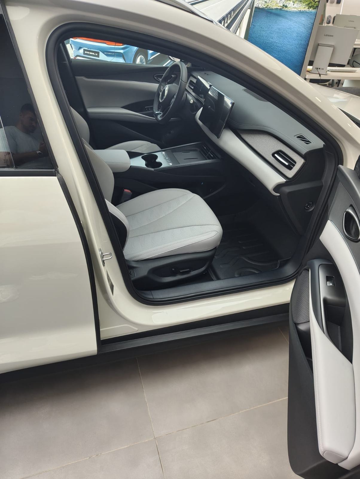 BYD Seal 6 DM-i Touring automatik, fotografija 6