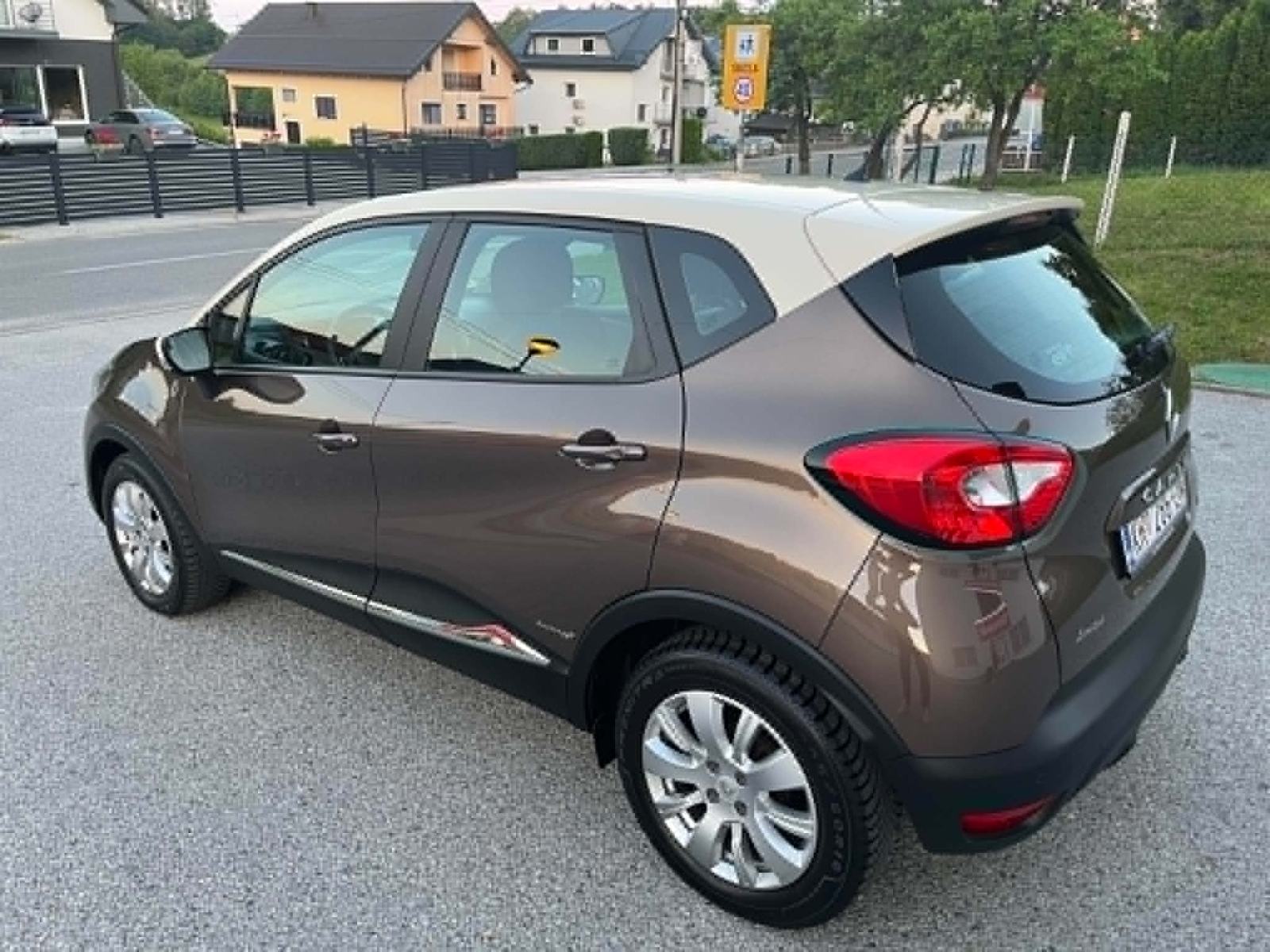 CAPTUR TCE 90 KS..LIMITED OPREMA..! SAMO 71 200 KM.NOV NOVCAT..!!, pogled izvana - slika 3
