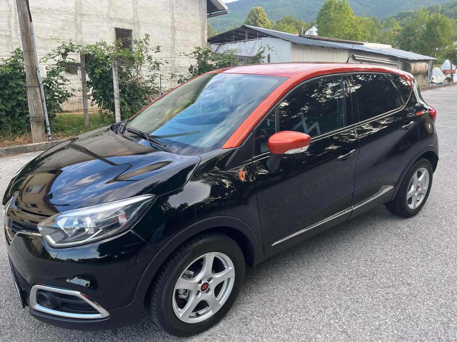 CAPTUR TCE 90 KS.. ..ORANGE DESIGNE SPORT. !!,,BEZ OŠTEČENJA !!, pogled izvana - slika 1