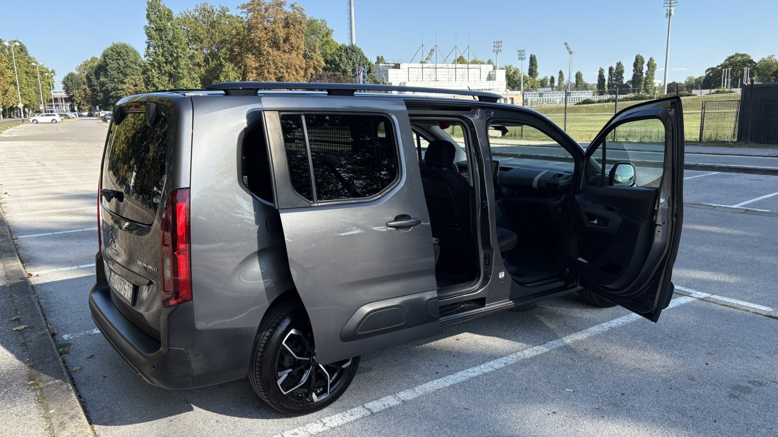 Citroën Berlingo 1,5 BlueHDI XTR EAT8 automatik, fotografija 17
