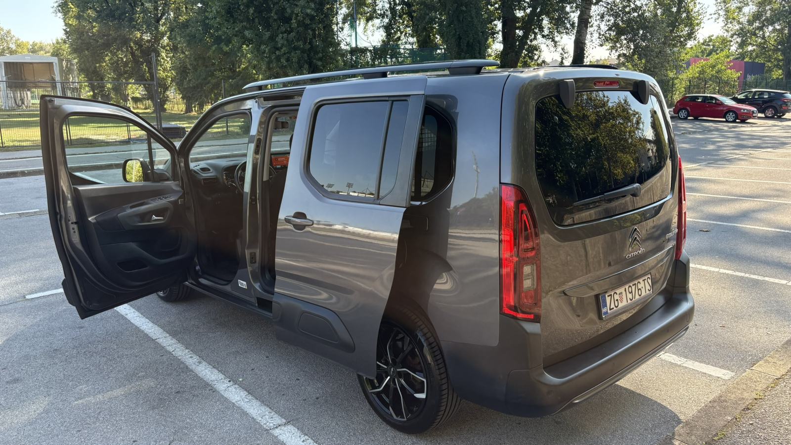 Citroën Berlingo 1,5 BlueHDI XTR EAT8 automatik, fotografija 18