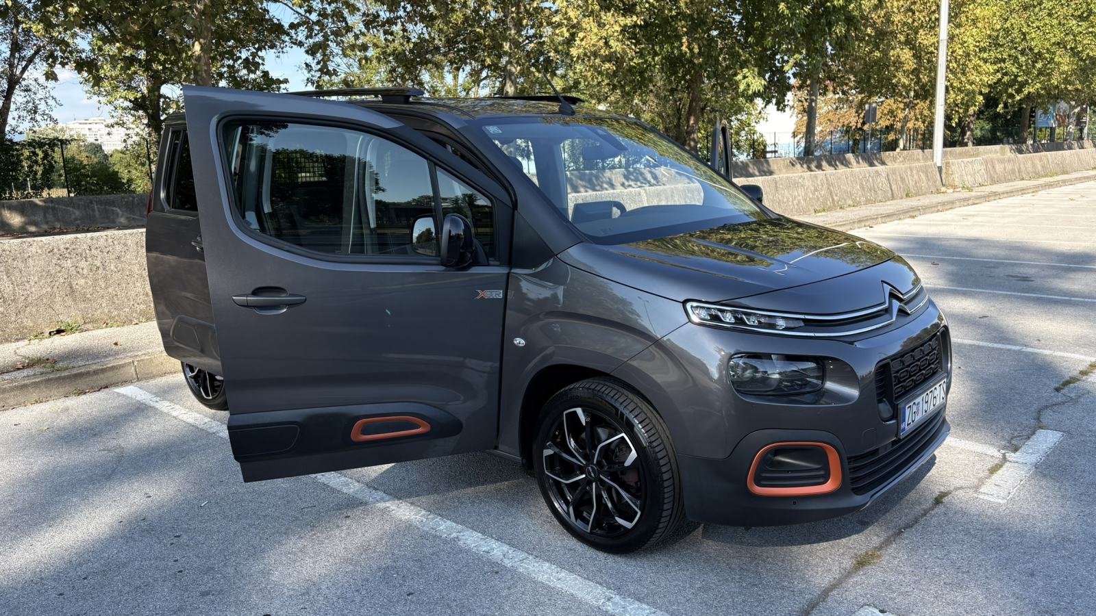Citroën Berlingo 1,5 BlueHDI XTR EAT8 automatik, fotografija 19