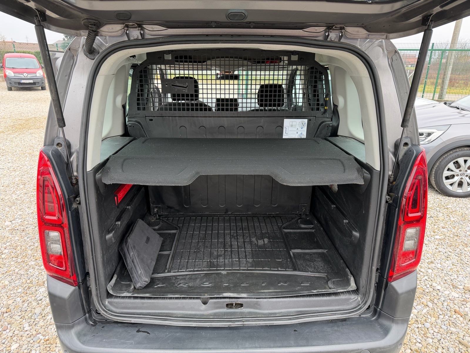 Citroën Berlingo 1,5 BlueHDI *N1* *EKRAN* *PDC* *JMASTVO* *1. VL*, fotografija 11