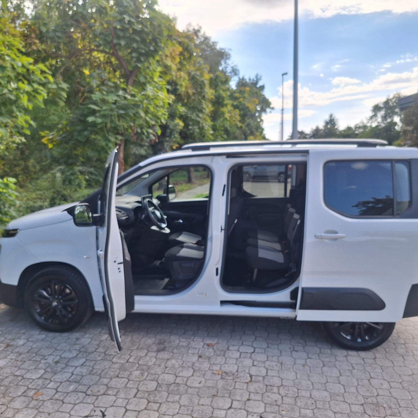 Citroën Berlingo 1,5 BlueHDI 2023, 30800 km, N1, fotografija 5