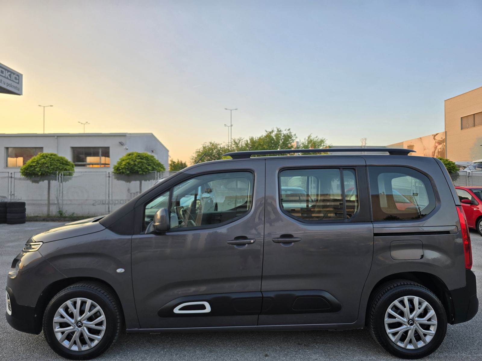 CITROËN BERLINGO 1.5HDi * ODLIČNO STANJE * BEZ ULAGANJA * DOSTA OPREME, fotografija 2