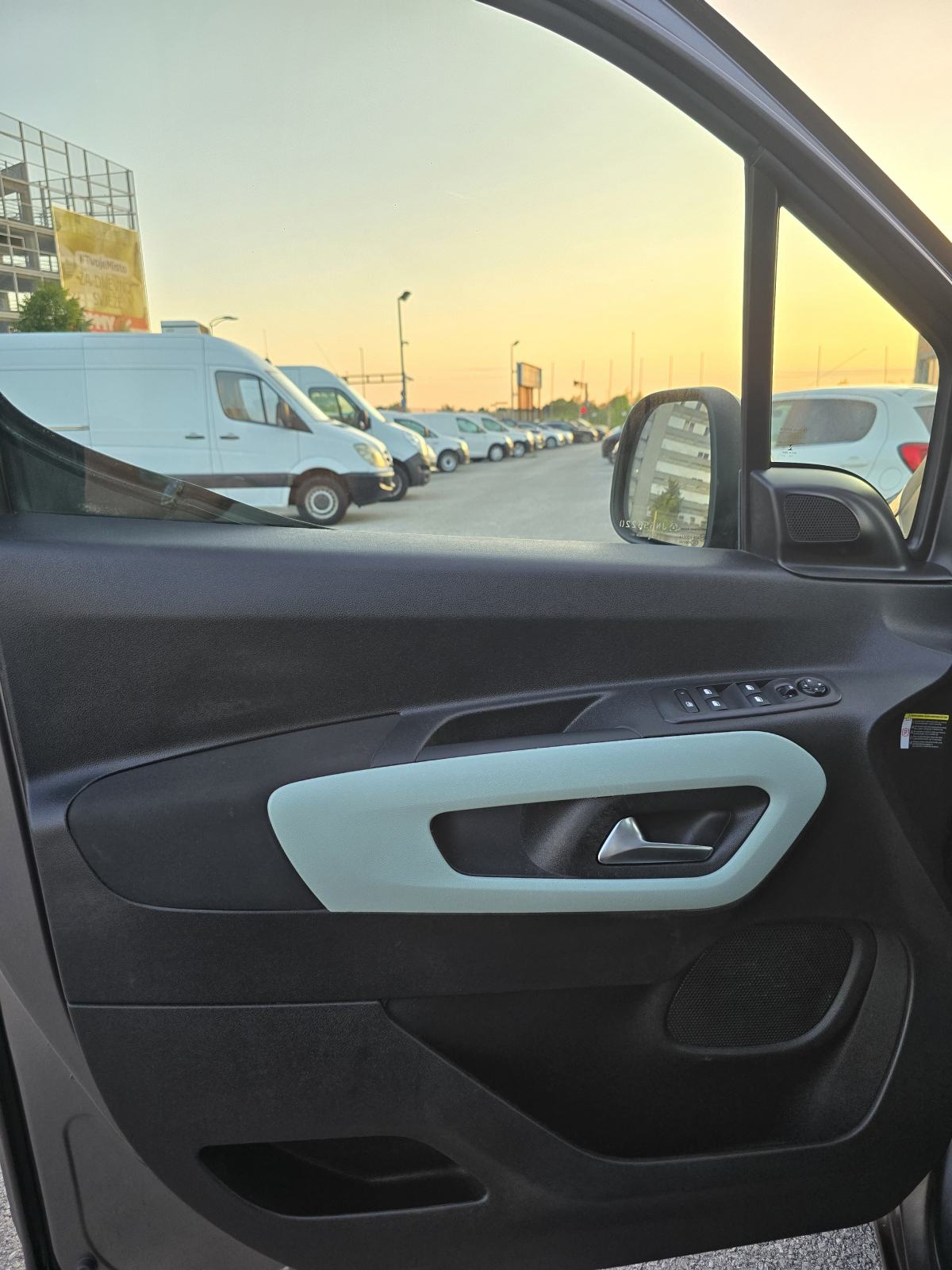 CITROËN BERLINGO 1.5HDi * ODLIČNO STANJE * BEZ ULAGANJA * DOSTA OPREME, fotografija 17