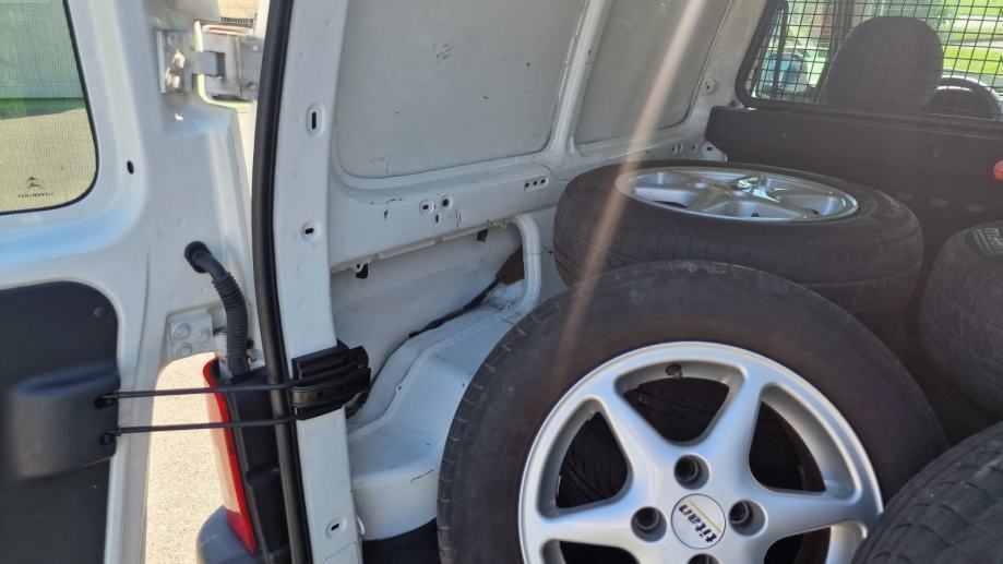 Citroën Berlingo 1,6 HDi - PRVI VLASNIK; KLIMA : SPREMAN ZA RAD, fotografija 15
