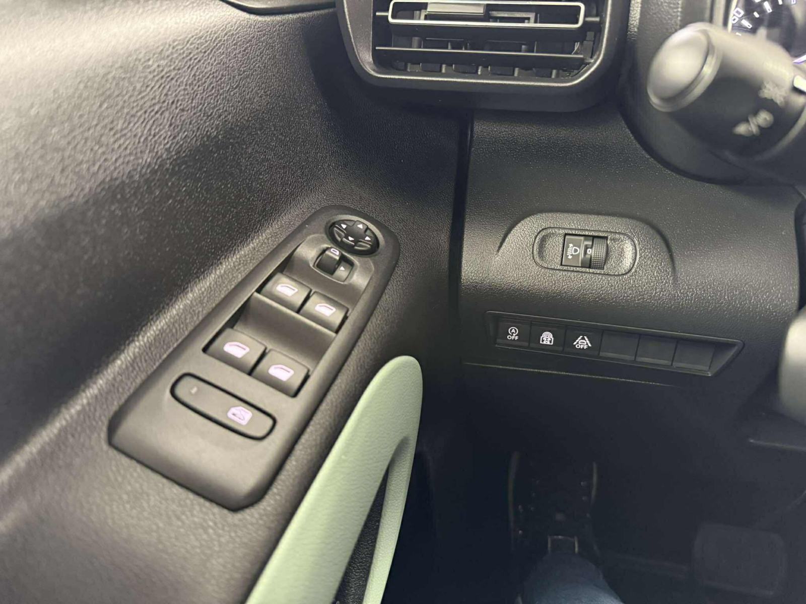 Citroën Berlingo BlueHDi 96 kw.NAVI.PDC. AUTOMATIK.SLOVENSKI+4 GUME, fotografija 8