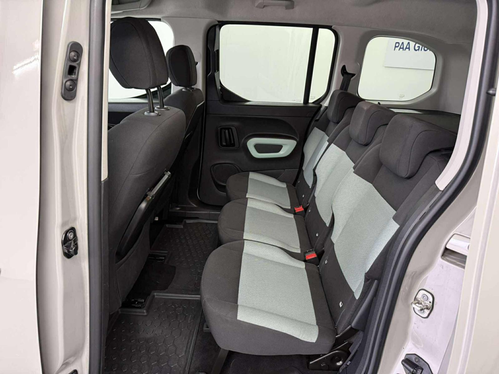 Citroën Berlingo BlueHDi 96 kw.NAVI.PDC. AUTOMATIK.SLOVENSKI+4 GUME, fotografija 17