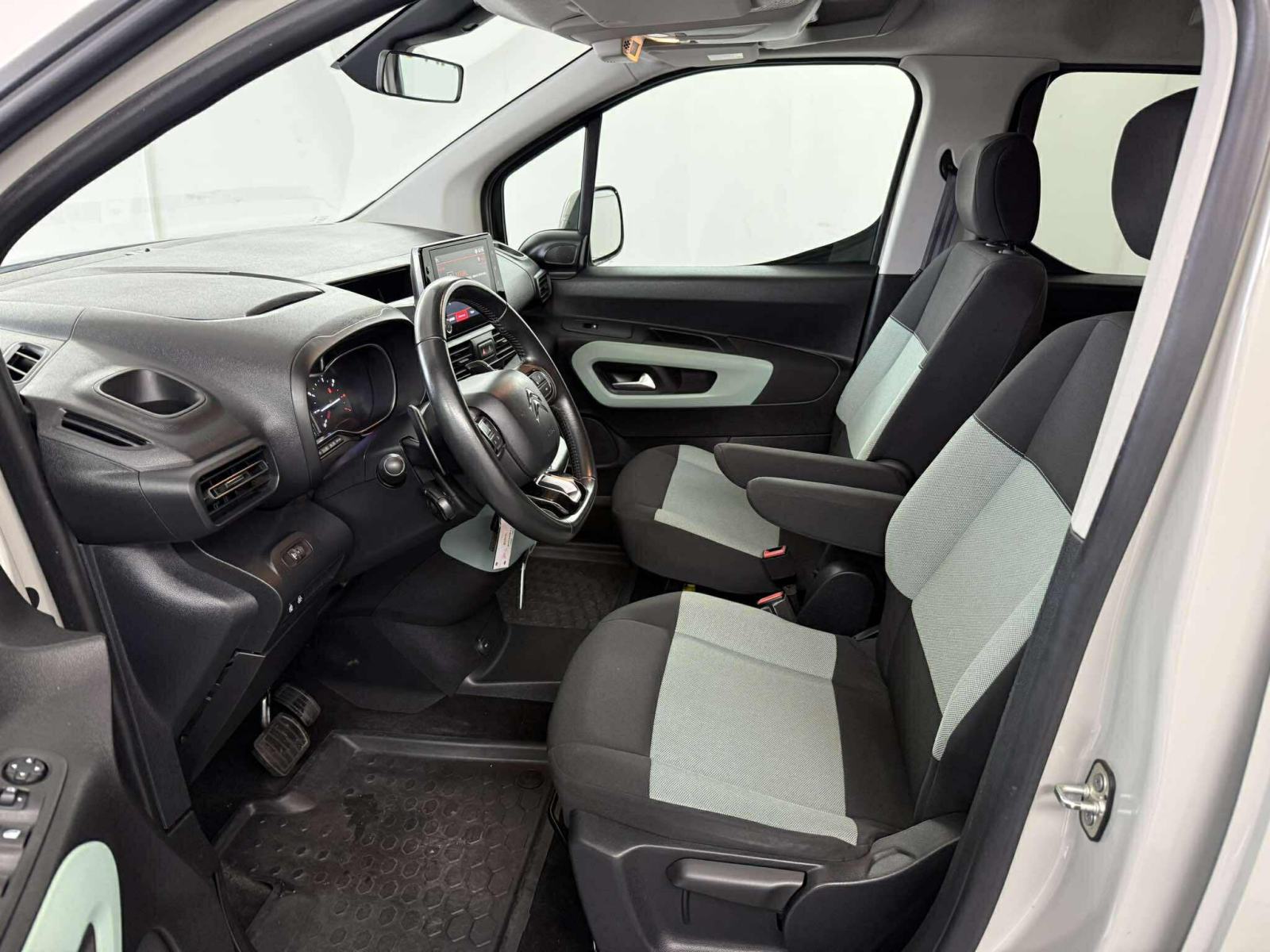 Citroën Berlingo BlueHDi 96 kw.NAVI.PDC. AUTOMATIK.SLOVENSKI+4 GUME, fotografija 7