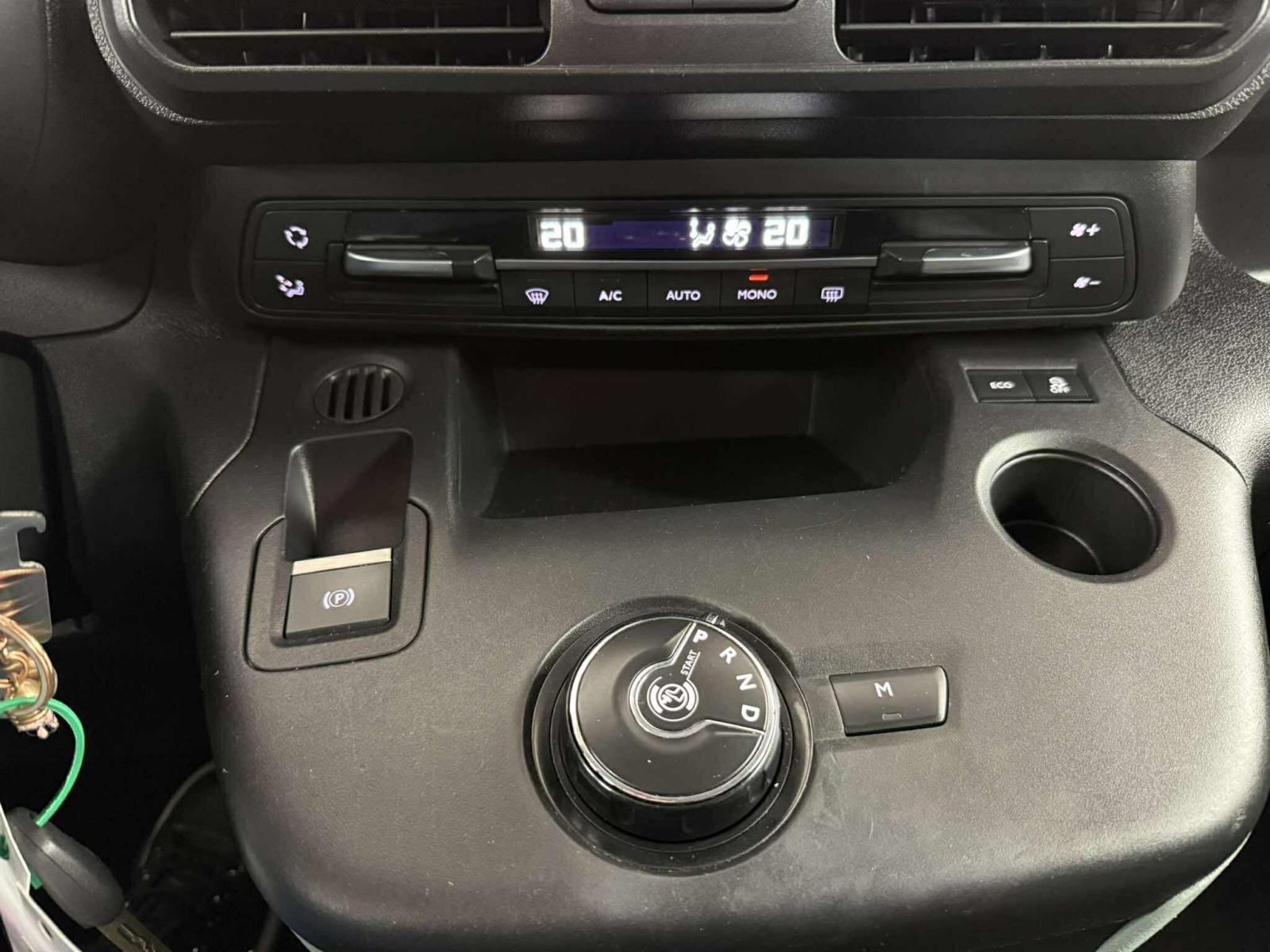 Citroën Berlingo BlueHDi 96 kw.NAVI.PDC. AUTOMATIK.SLOVENSKI+4 GUME, fotografija 15