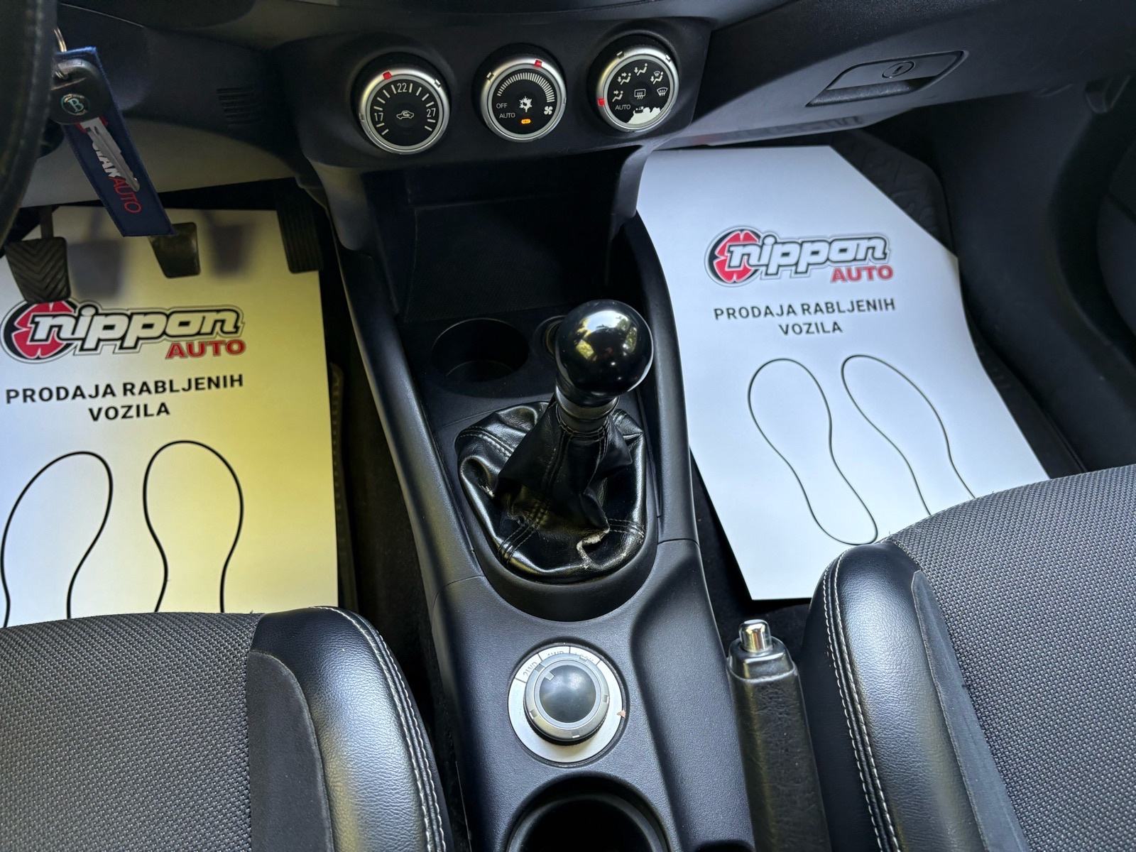 Citroën C-Crosser 2,2 HDi 4x4 - 7 SJEDALA - KLIMA - AUTOKREDIT, fotografija 16