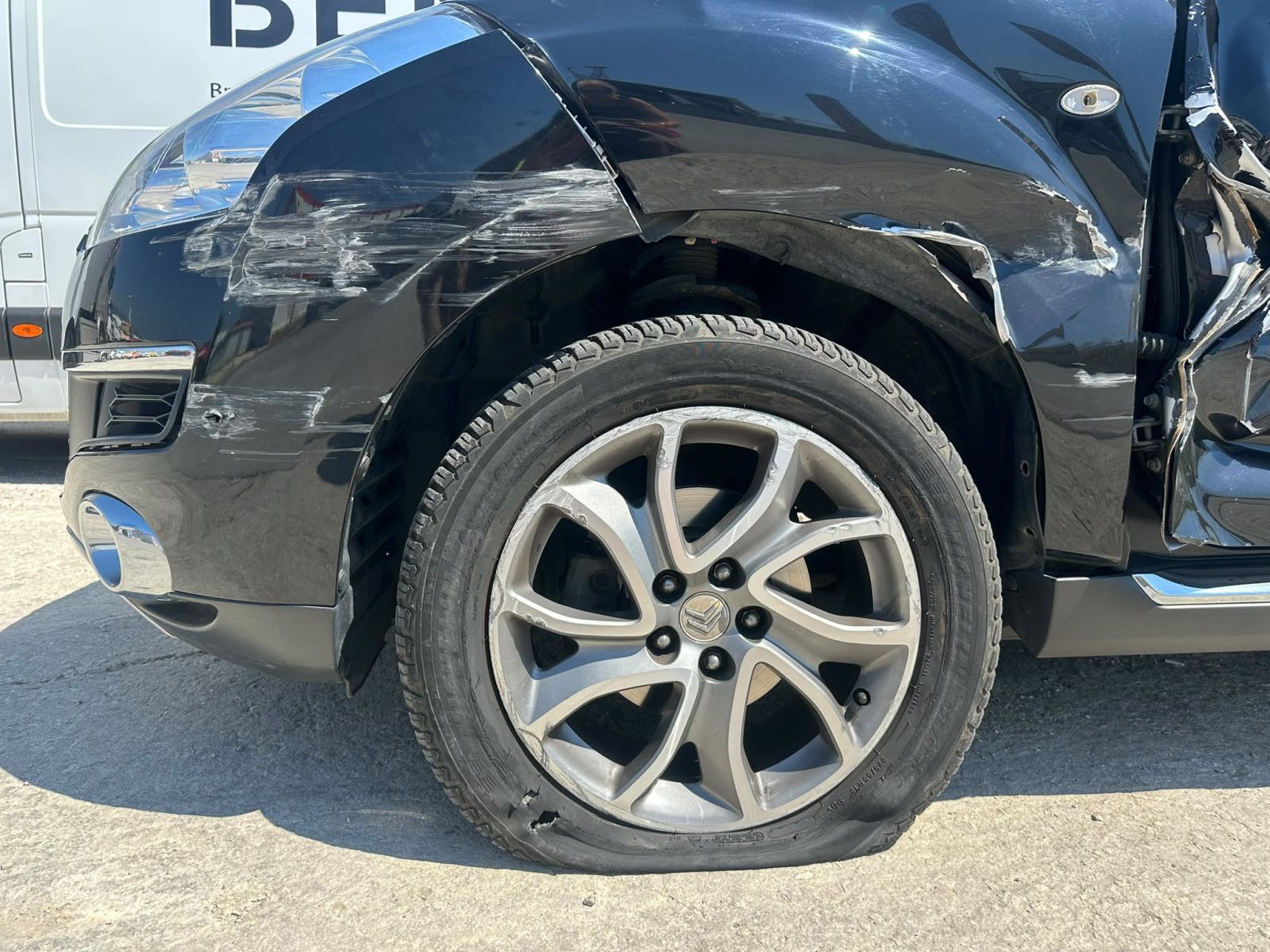 Citroën C-Crosser 2.4 Exclusive CVT, 4x4, plin, koža, Rockford Fosgate, fotografija 6