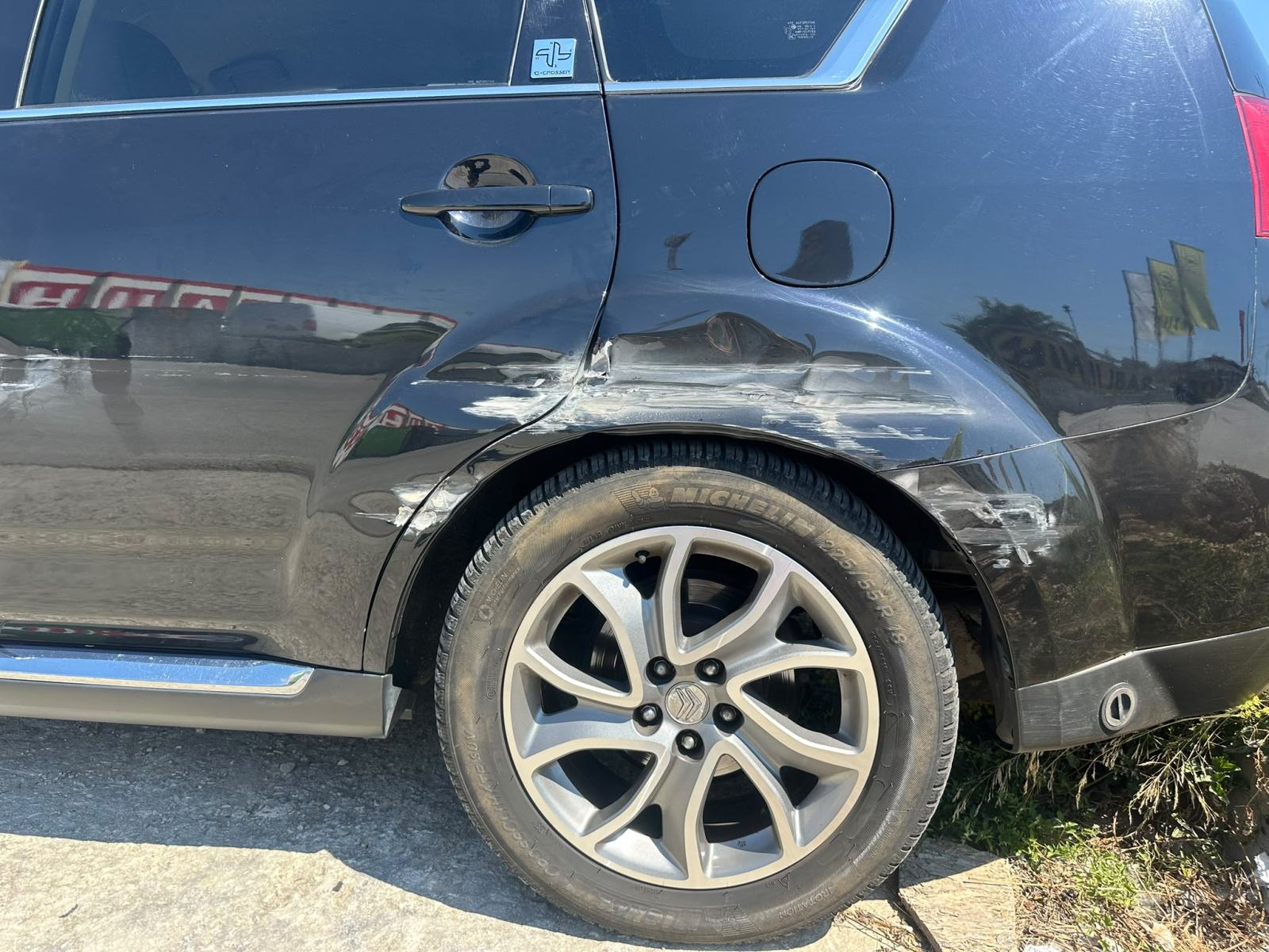 Citroën C-Crosser 2.4 Exclusive CVT, 4x4, plin, koža, Rockford Fosgate, fotografija 10
