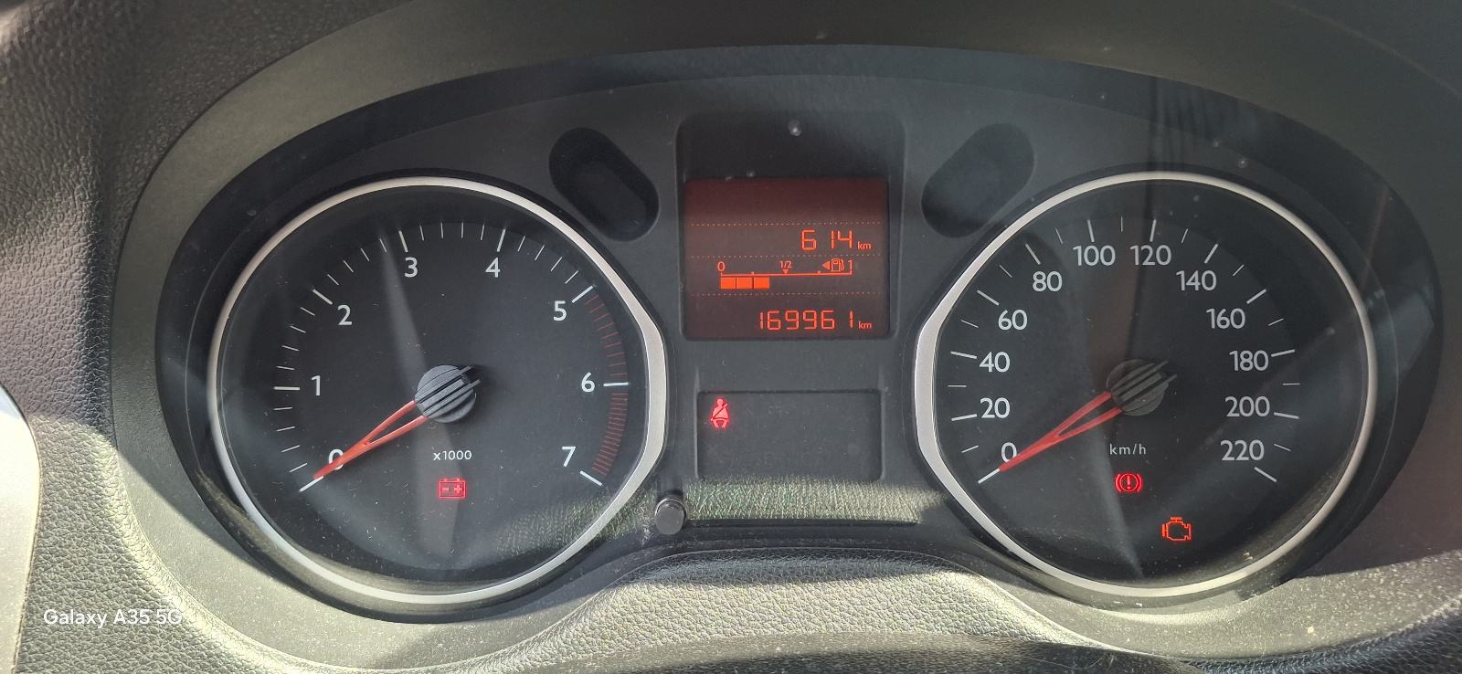 Citroën C-Elysee 1,6 HDi, fotografija 6
