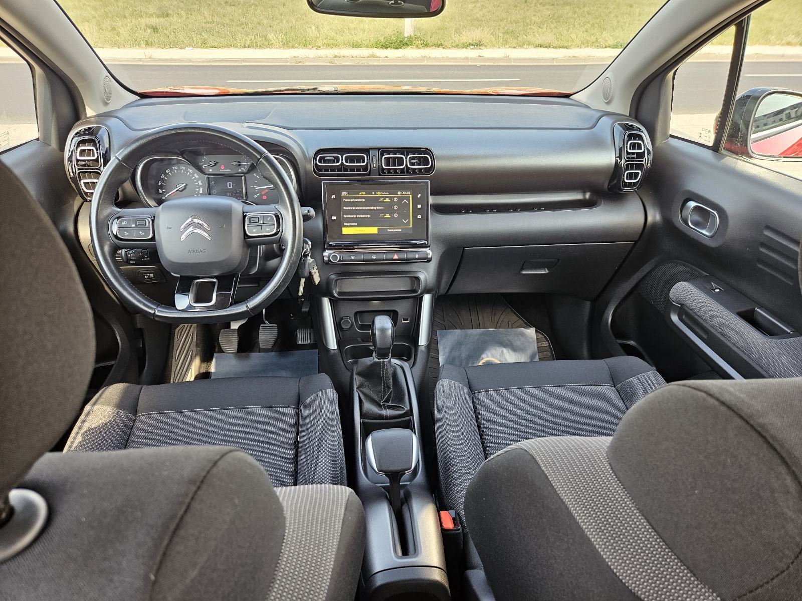 Citroën C3 1,2 Aircross SHINE NAVI SERVISNA 40000km 12/24 MJ JAMSTVO, fotografija 16