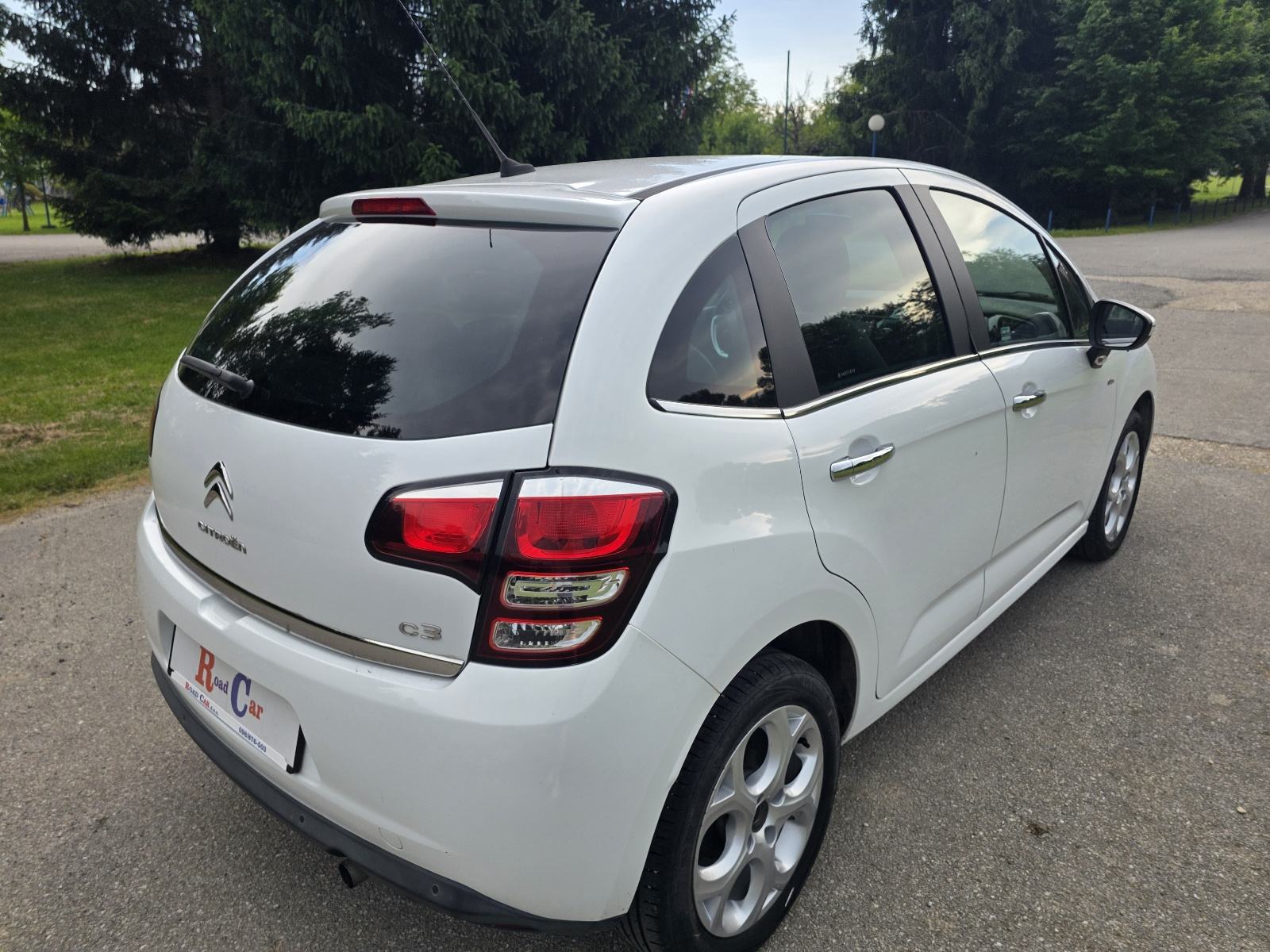 Citroën C3 1.2 exclusive ,navi,parking senzori,garancija, fotografija 3