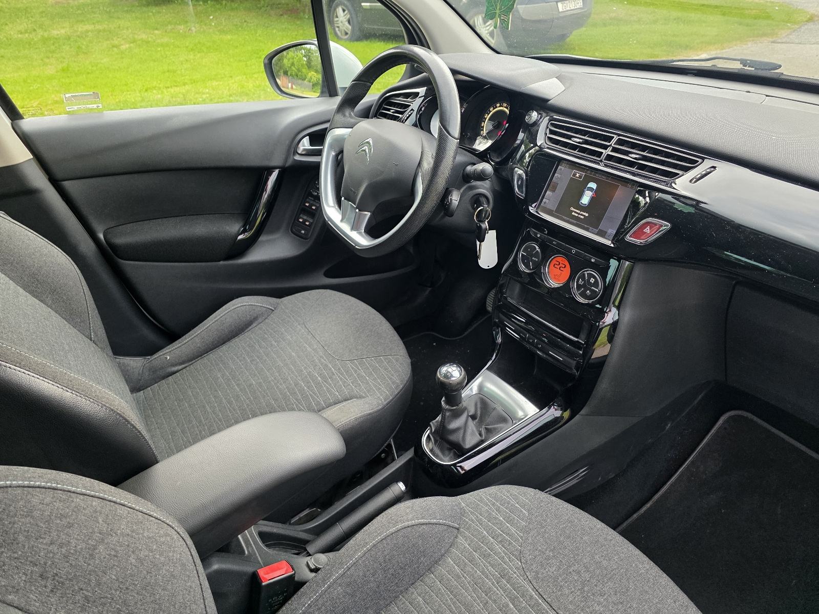 Citroën C3 1.2 exclusive ,navi,parking senzori,garancija, fotografija 5