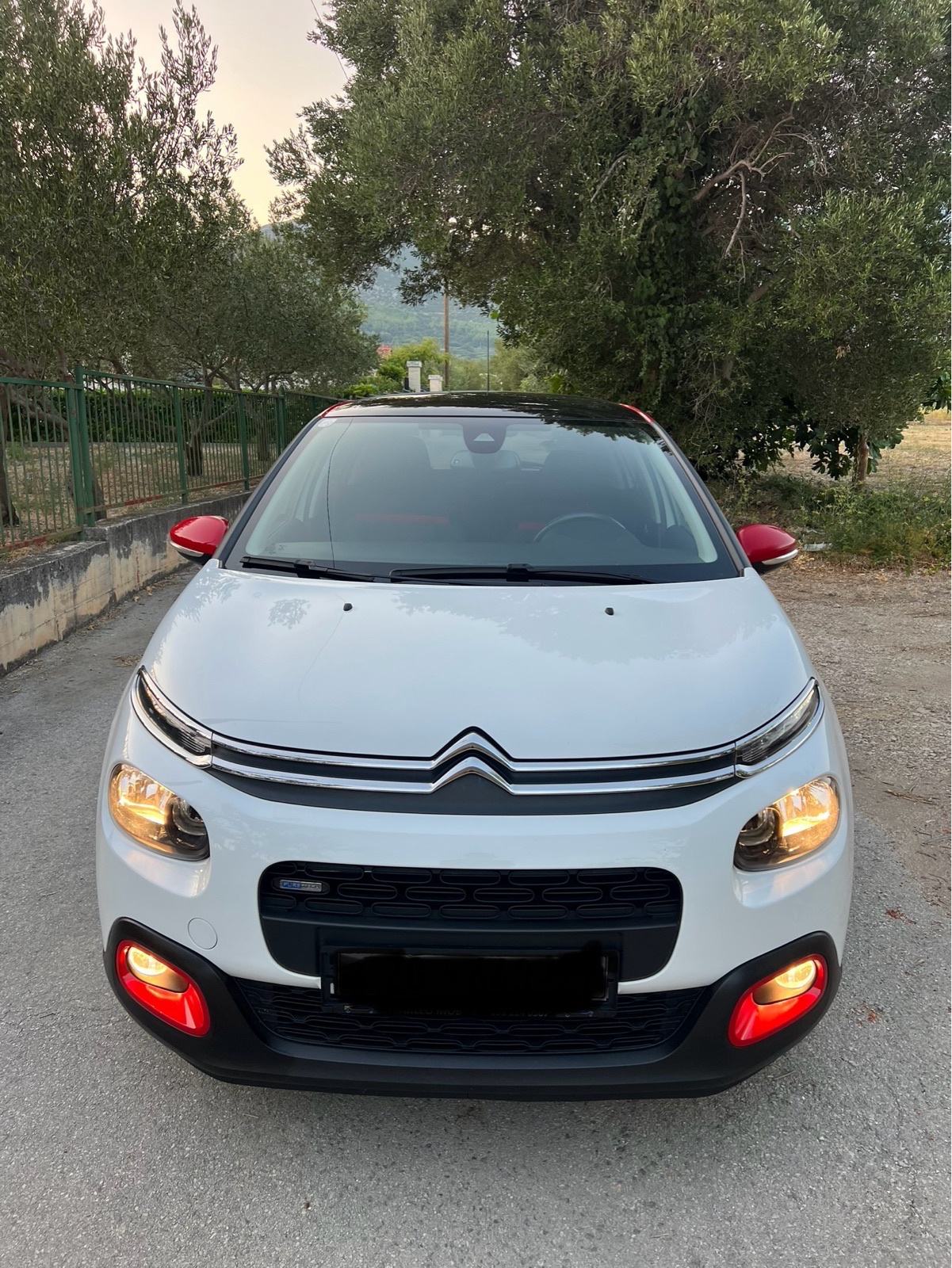Citroën C3 1,2 PureTech SHINE, fotografija 4