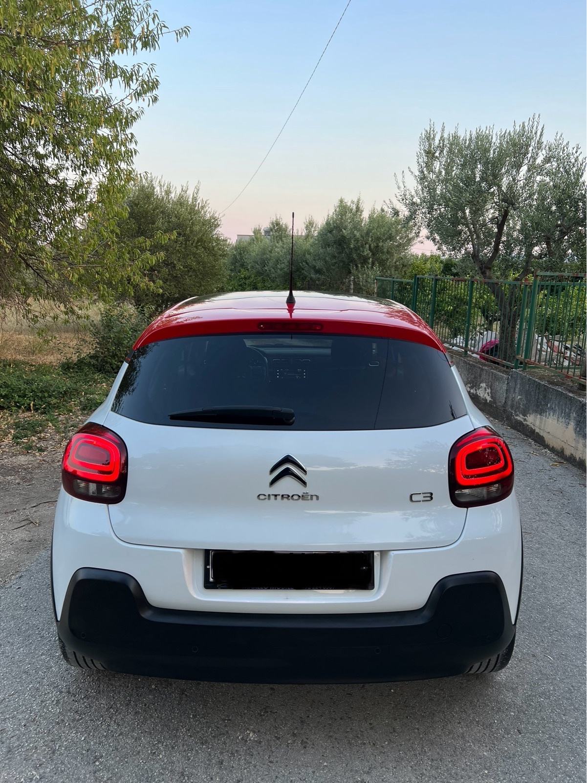 Citroën C3 1,2 PureTech SHINE, fotografija 6