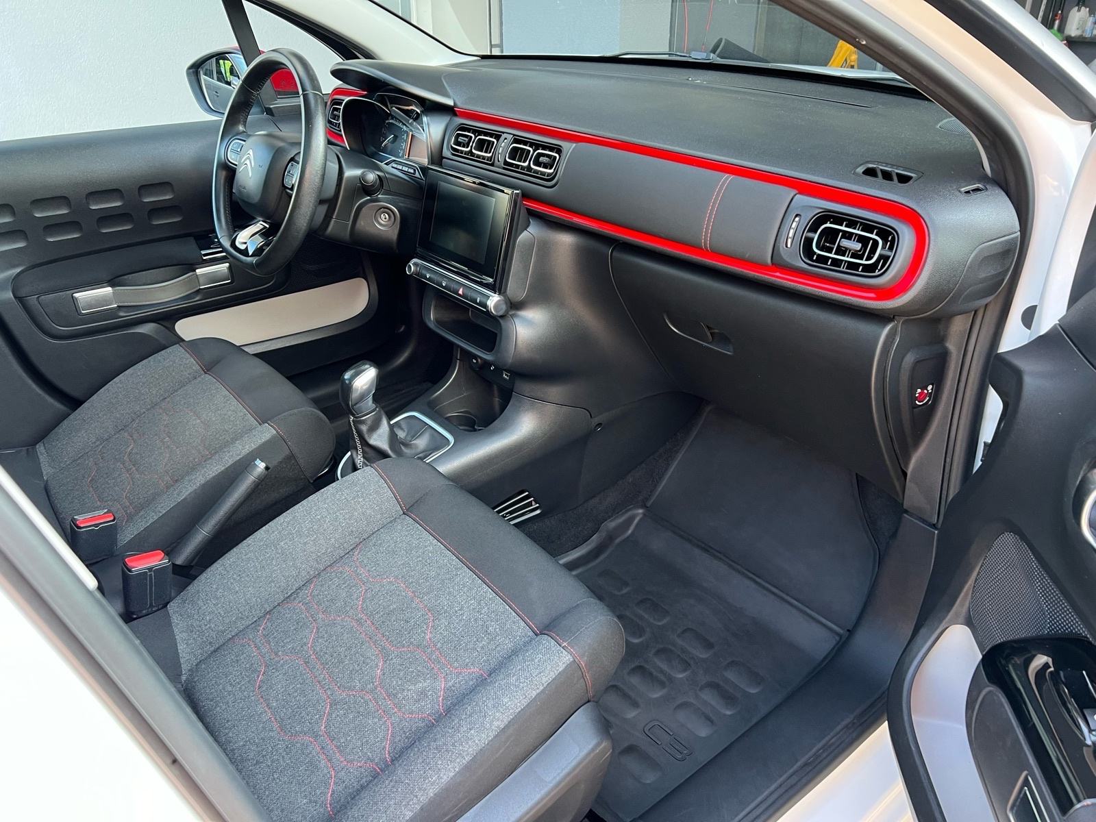 Citroën C3 1,2 PureTech SHINE, fotografija 10
