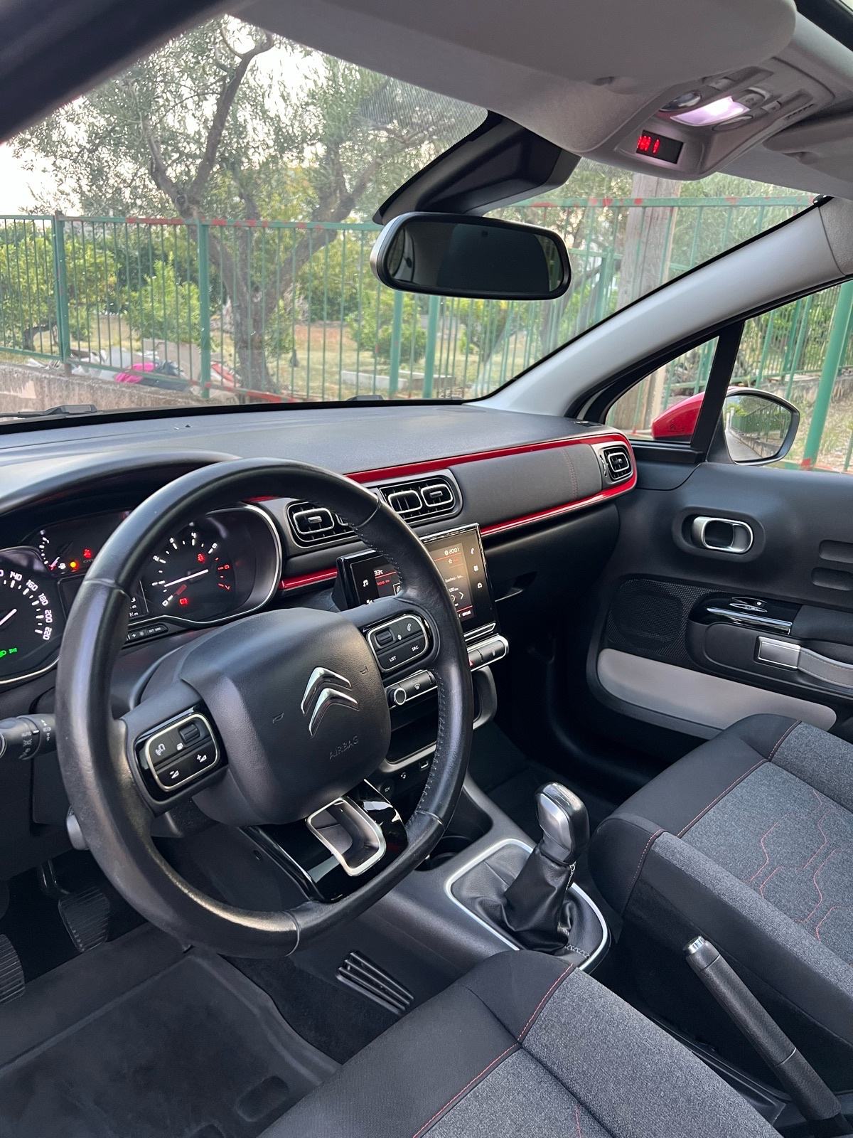 Citroën C3 1,2 PureTech SHINE, fotografija 13