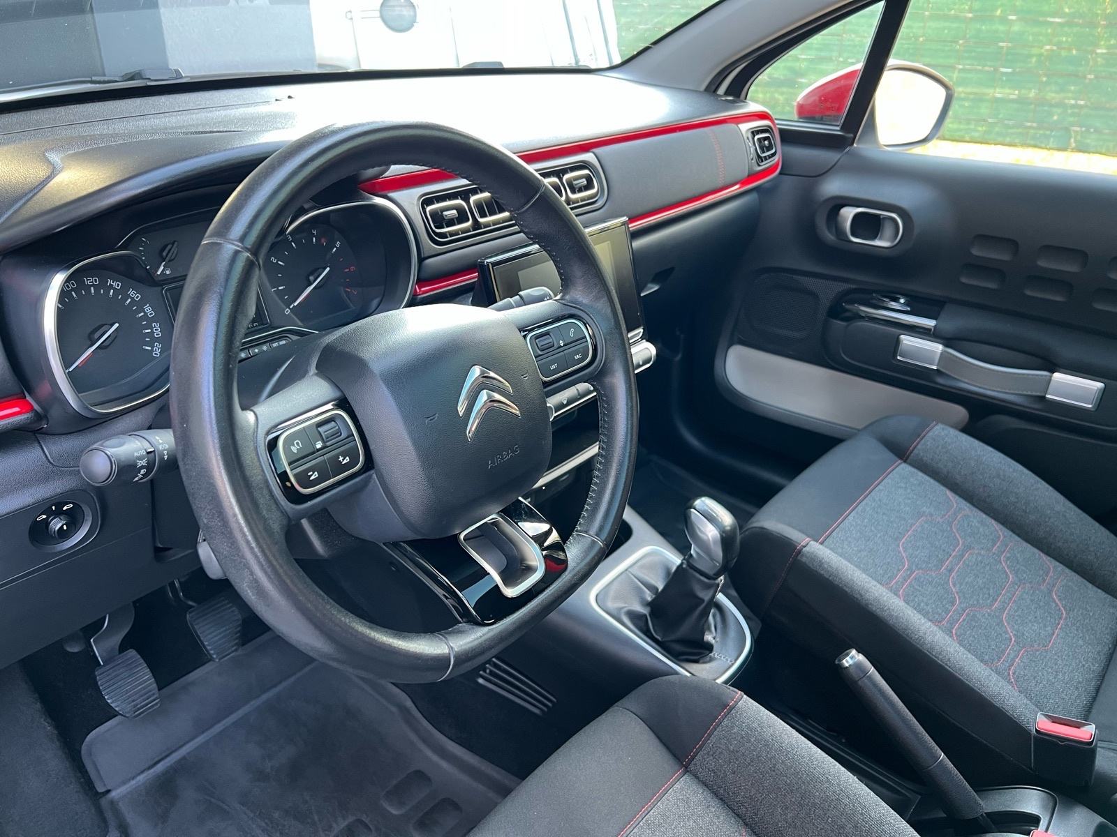 Citroën C3 1,2 PureTech SHINE, fotografija 15