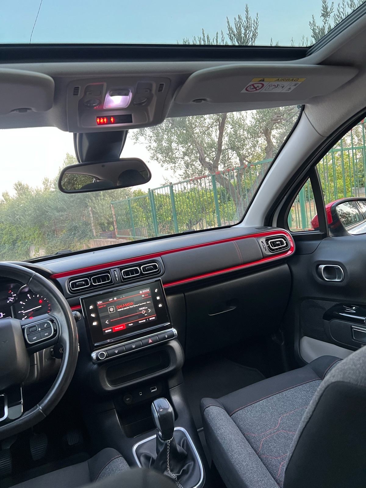 Citroën C3 1,2 PureTech SHINE, fotografija 17